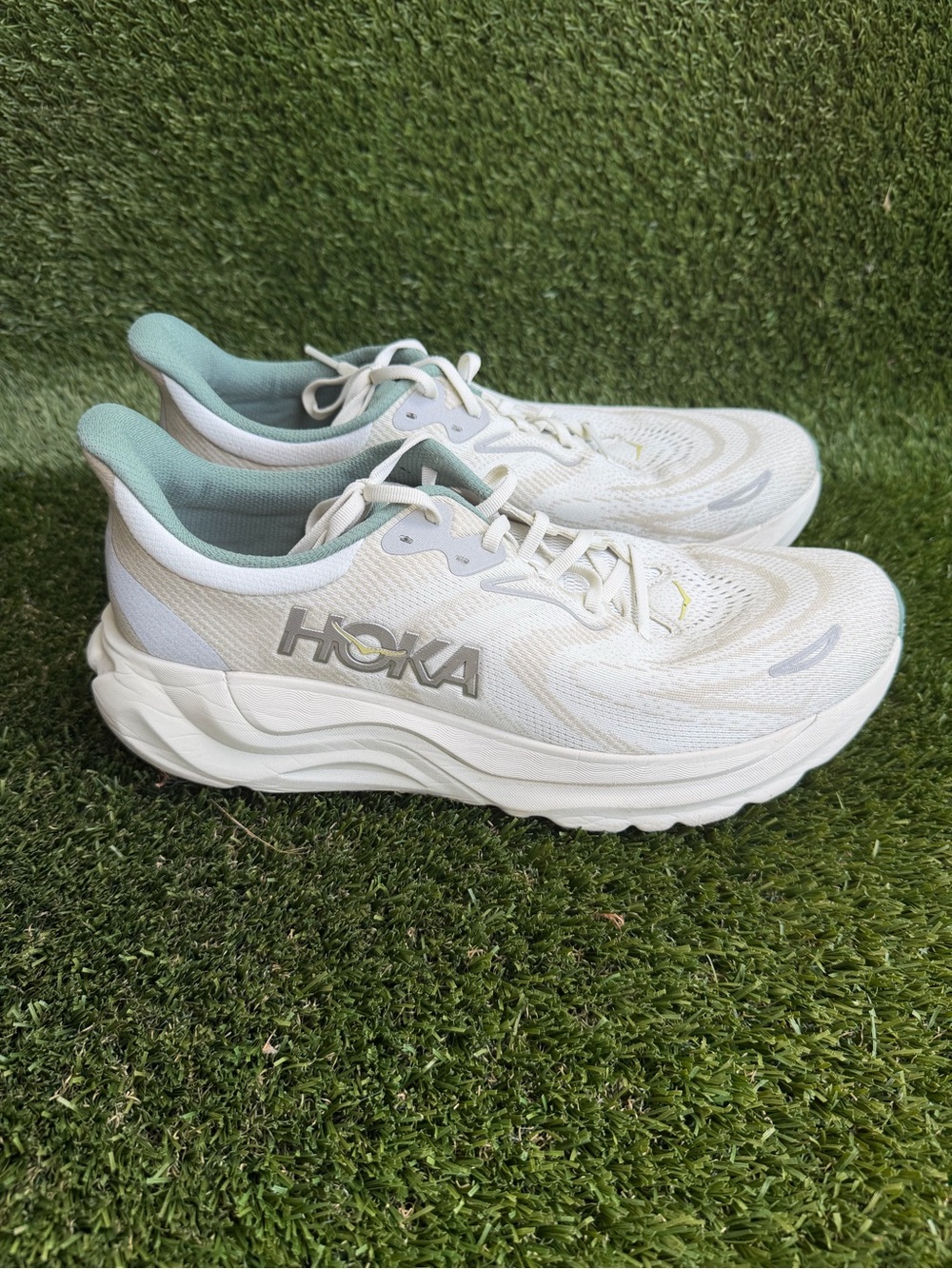 Hoka Arahi 8